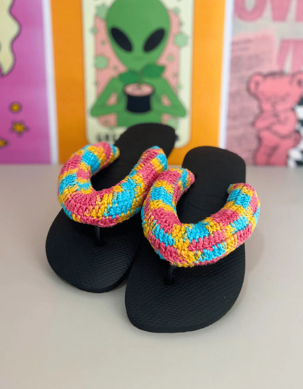 Havaianas básica com alças de crochê